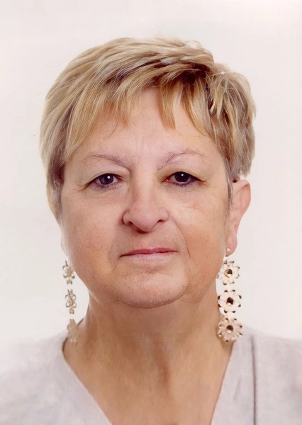 Lucia De Giovanni  In Casari