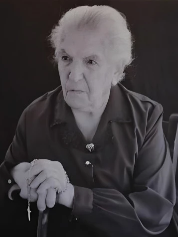 Dina Corona