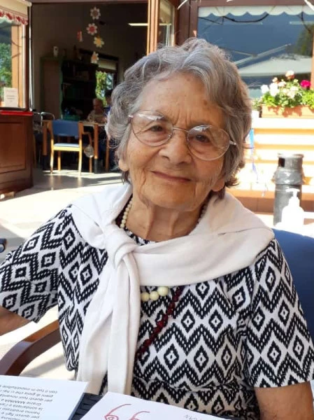 Mirella (maestra)   Parisi  