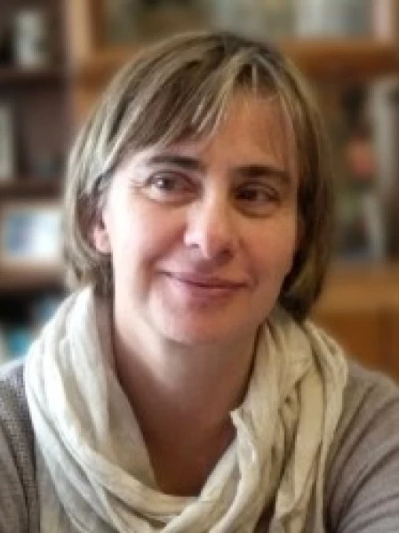  Anna  Roseano
