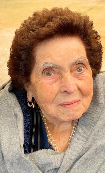 Carmela Lella